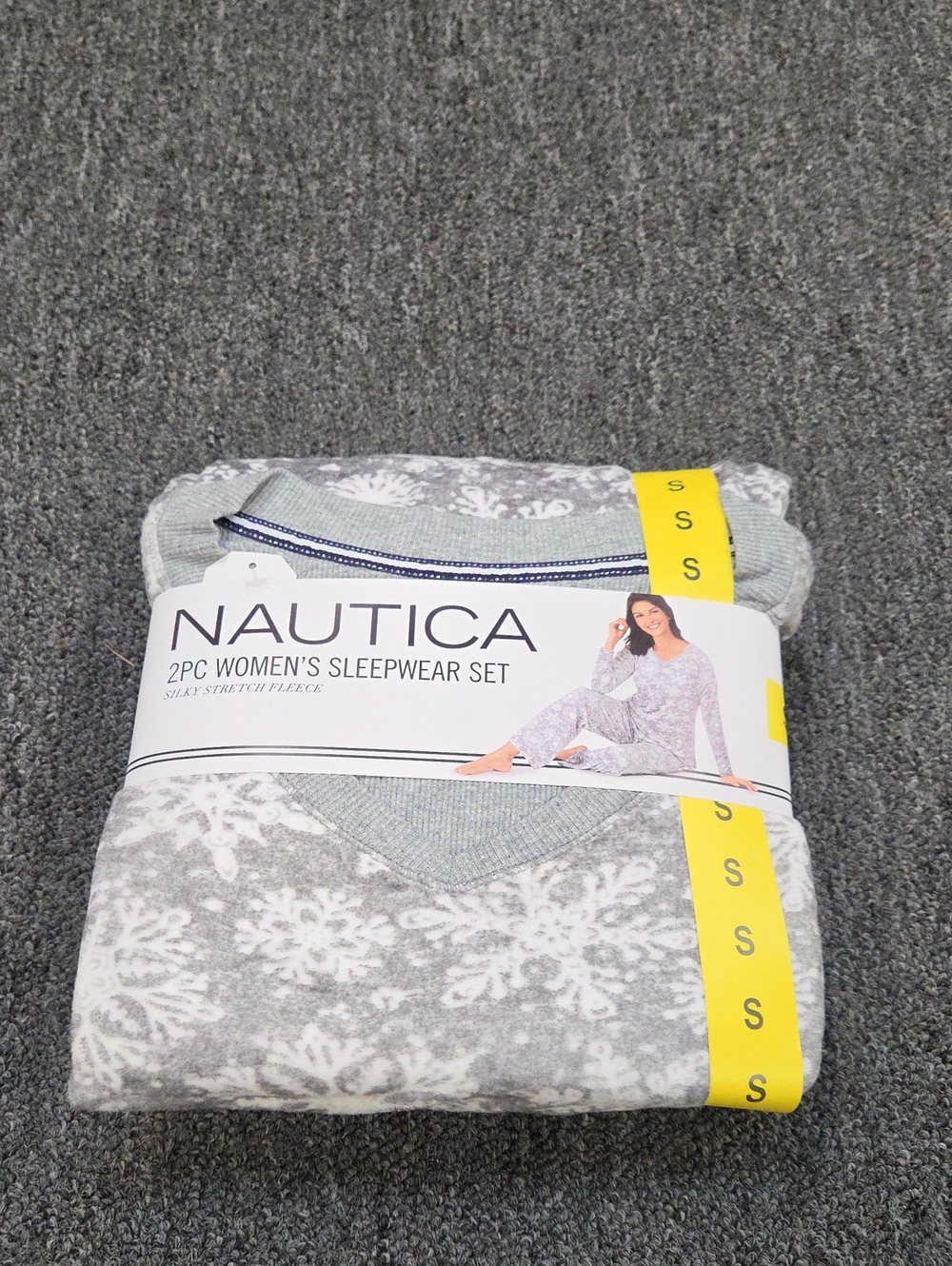 (#4) Nautica Women's Light Gray Snowflake 2-Piece Sleepwear Set